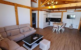 Klajdi Apartaments