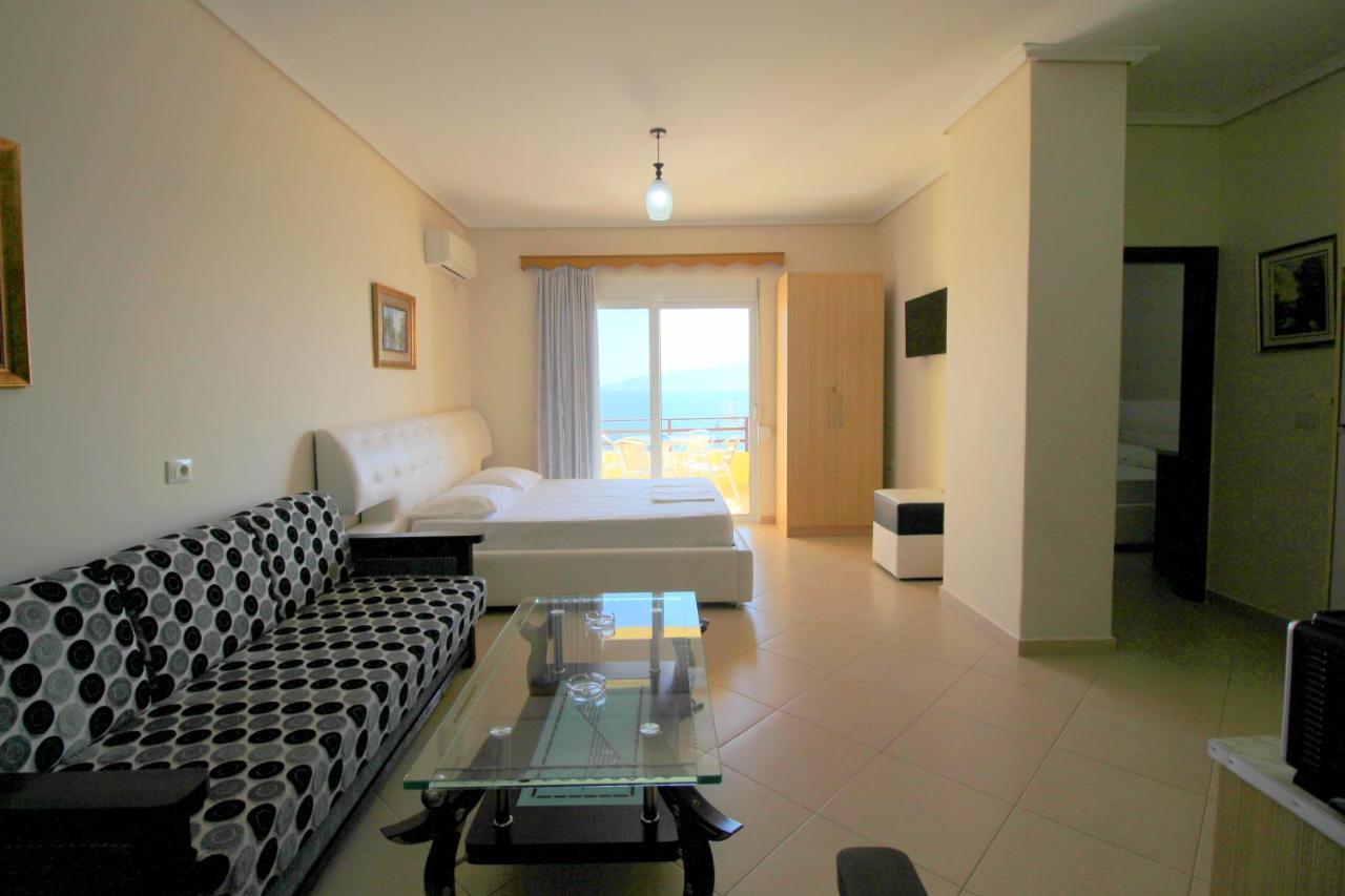 Klajdi Apartaments Sarandë Esterno foto