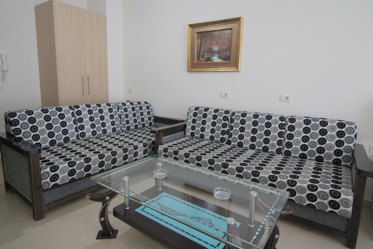 Klajdi Apartaments Sarandë Esterno foto