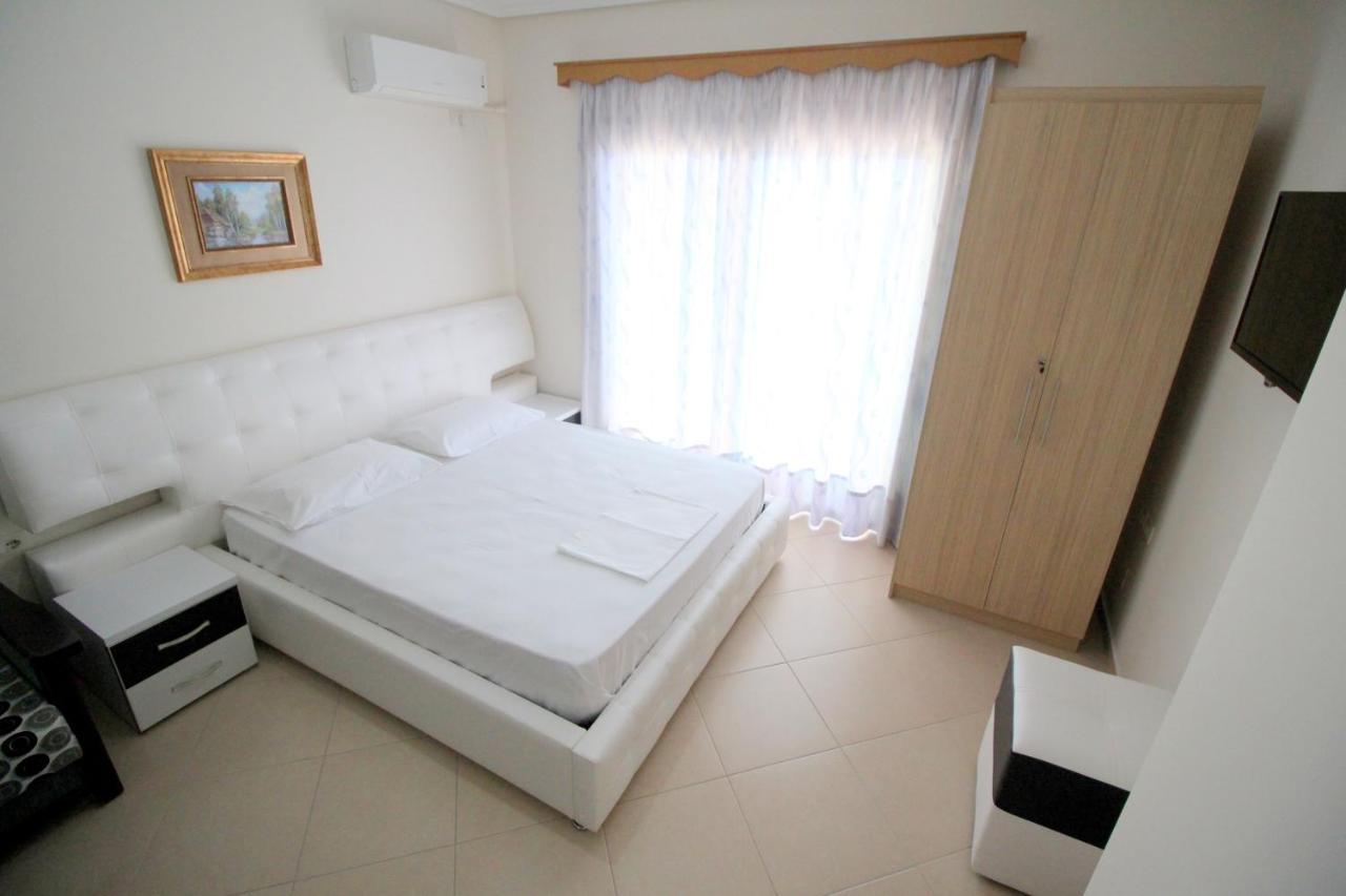 Klajdi Apartaments Sarandë Esterno foto
