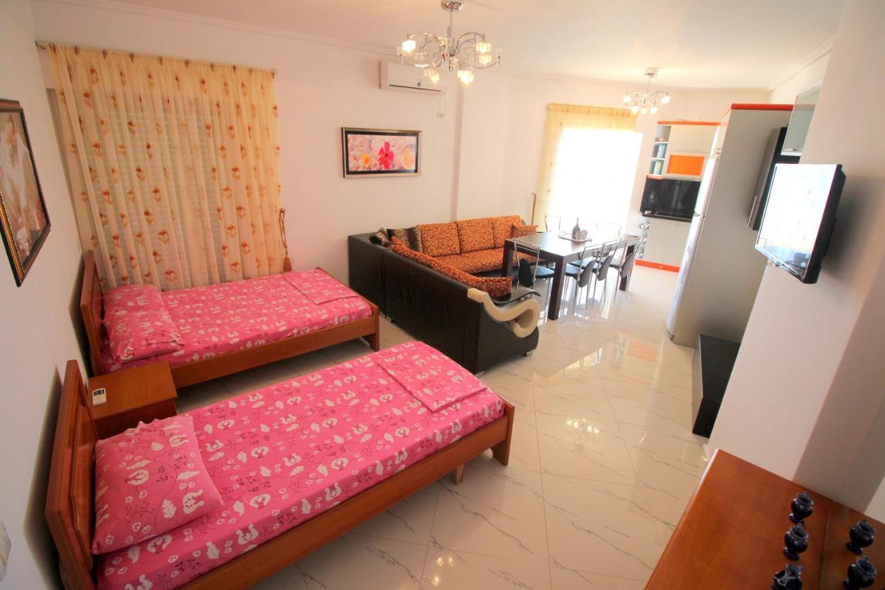 Klajdi Apartaments Sarandë Esterno foto