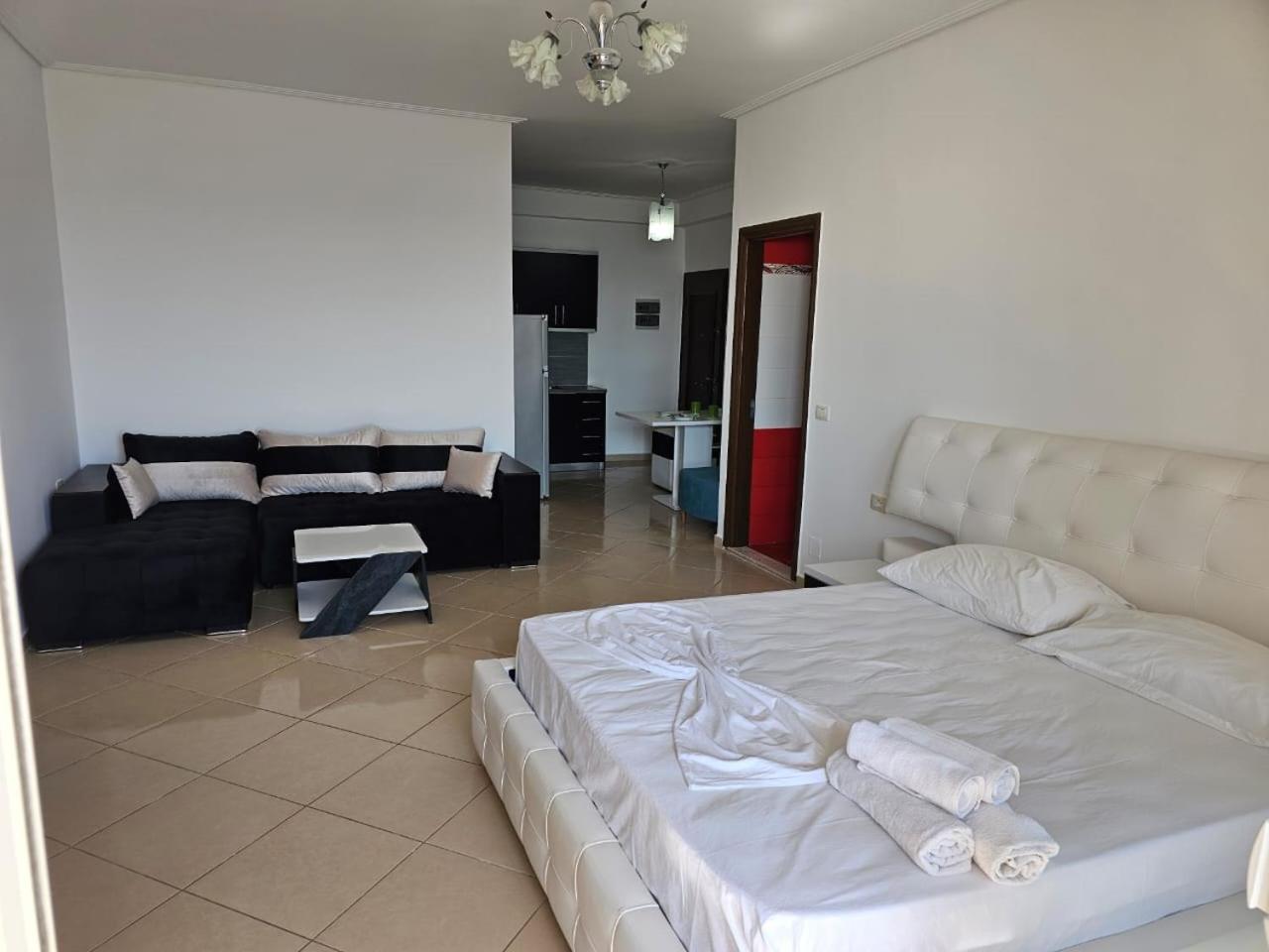 Klajdi Apartaments Sarandë Esterno foto