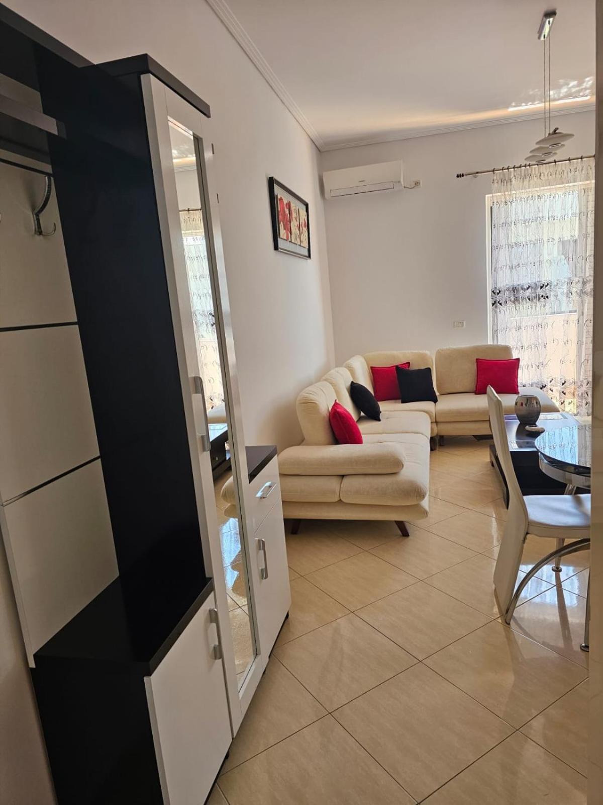 Klajdi Apartaments Sarandë Esterno foto