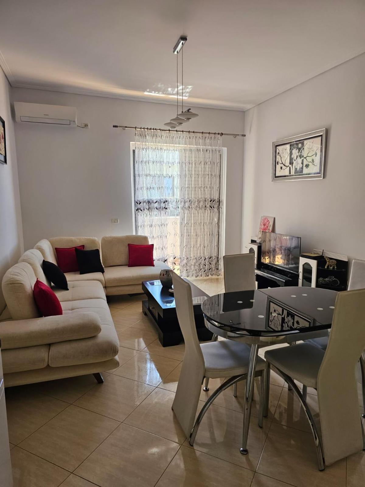 Klajdi Apartaments Sarandë Esterno foto