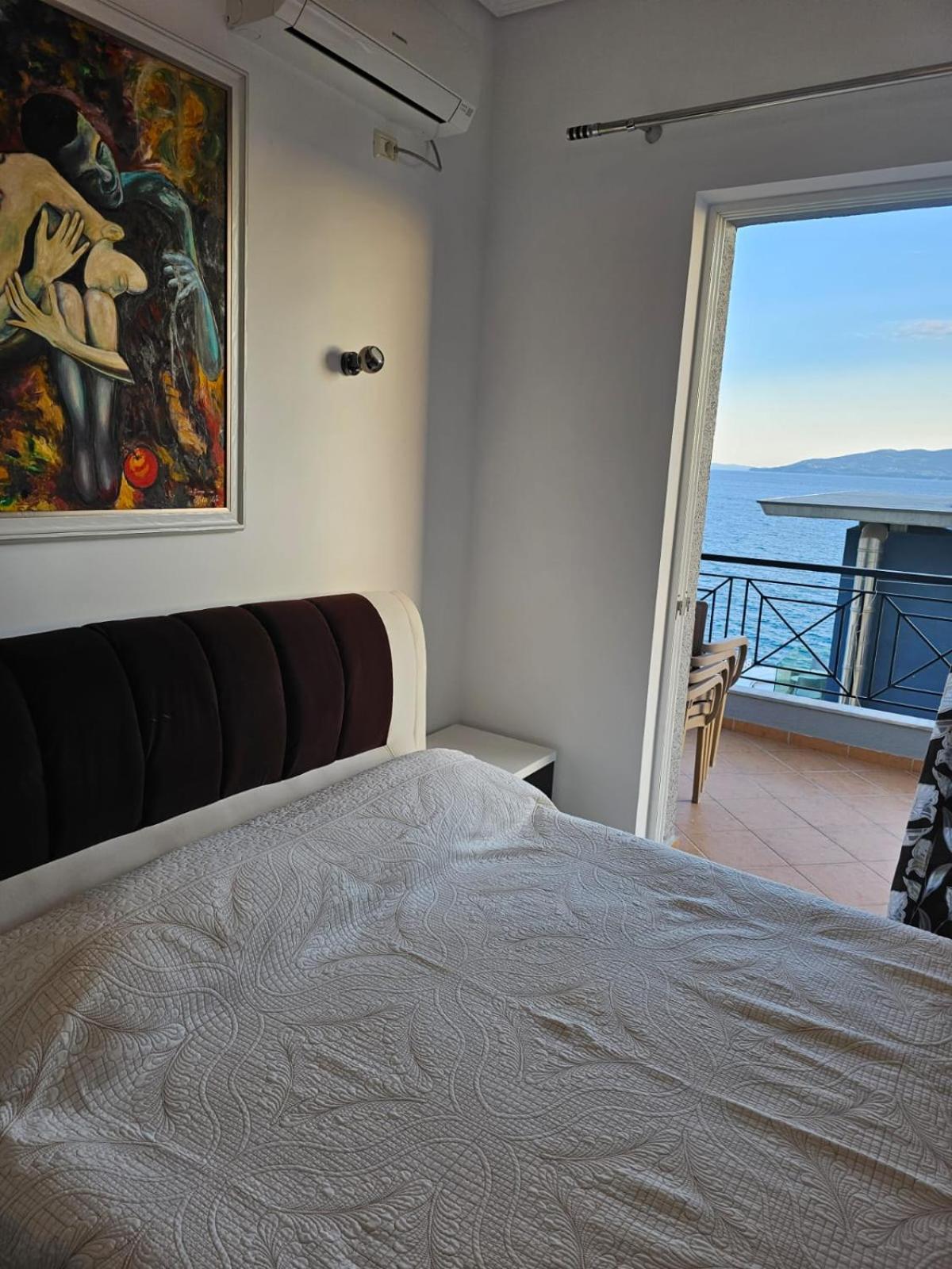 Klajdi Apartaments Sarandë Esterno foto